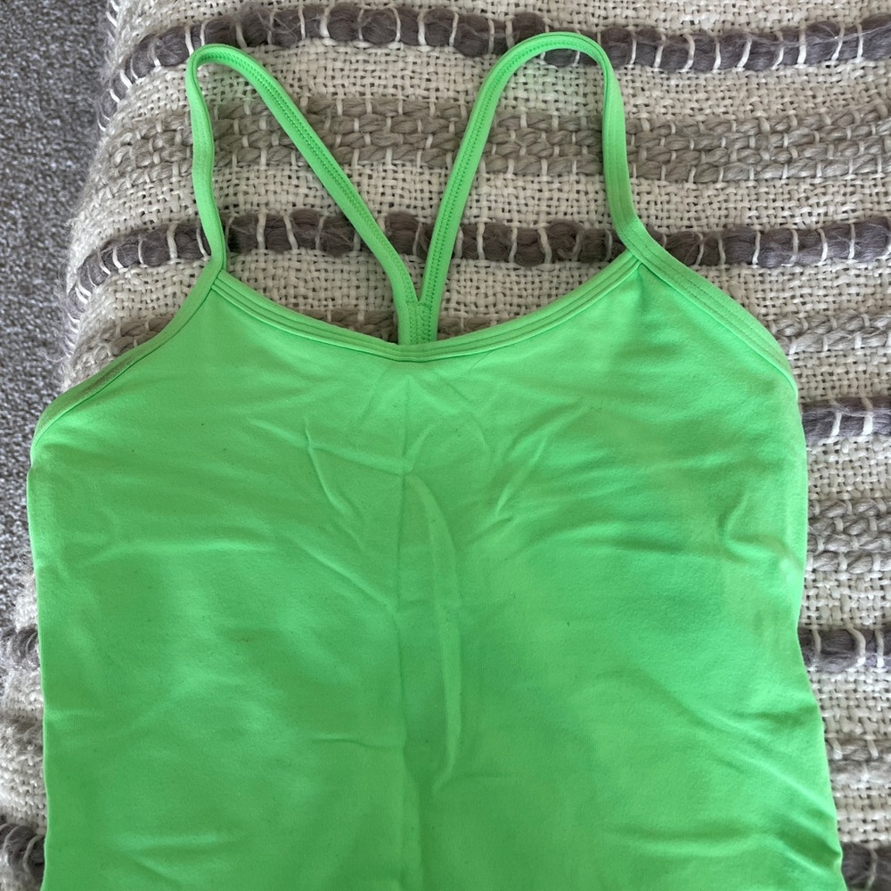 Lululwmon Y workout top